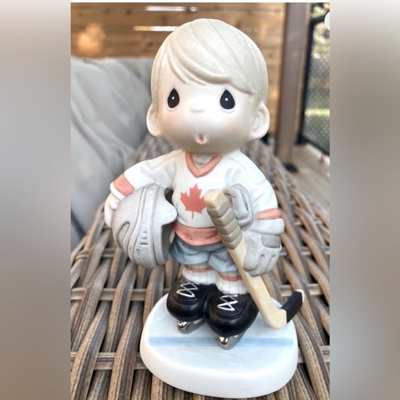 Precious Moments | Accents | Vintage Precious Moments Ice Hockey Player ...